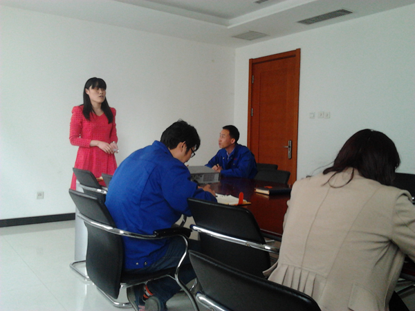 法瑞方主管進行分享 法瑞方主管進行分享